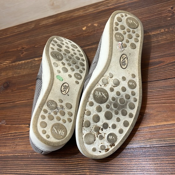 Sofft Slip Ons - Picture 3 of 3